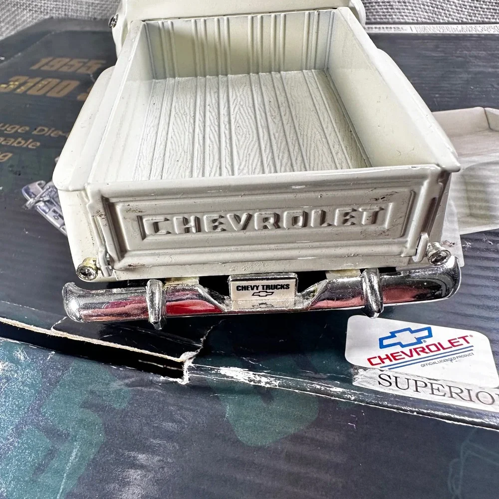 Superior 1955 Chevy 3100 Stepside 1:24 Diecast Truck Lot of 3 w/ Display READ